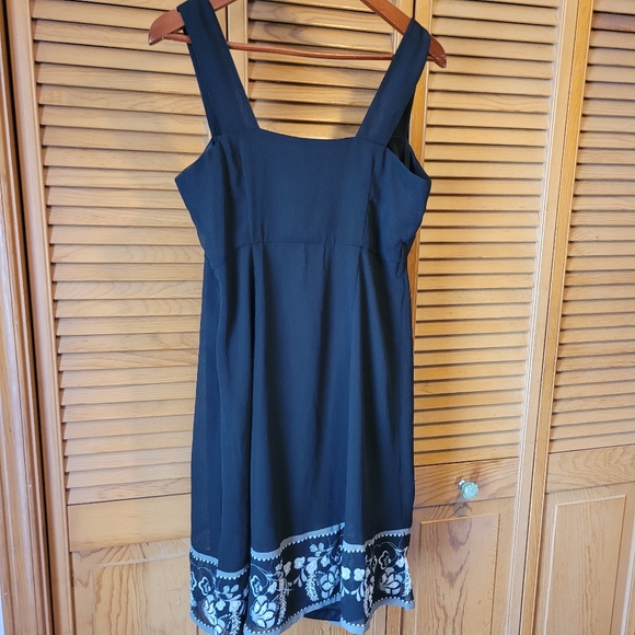 H&M Mama Black & White Flowy Dress - Picture 3 of 6